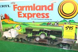 1/64 FARMLAND EXPRESS EQUIPMENT HAULING SEMI,