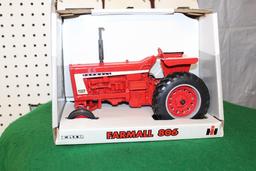 1/16 FARMALL 806, WF, BOX HAS LIGHT WEAR