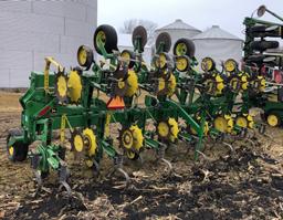 JOHN DEERE 845 12R30" 3 PT FLAT FOLD CULTIVATOR,