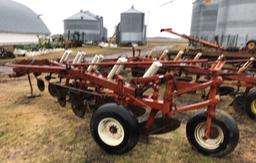 IH 720 5-18" AR PLOW, SEMI INT, (5) COULTERS