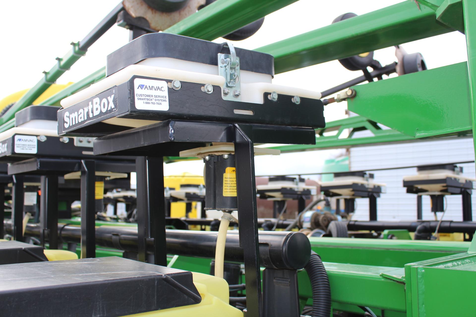 2008 JOHN DEERE DB 24R30" MAXEMERGE XP PLANTER,