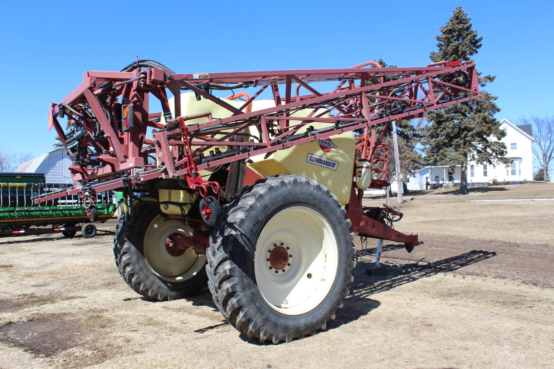 HARDI COMMANDER SPRAYER, 1500 GALLON,