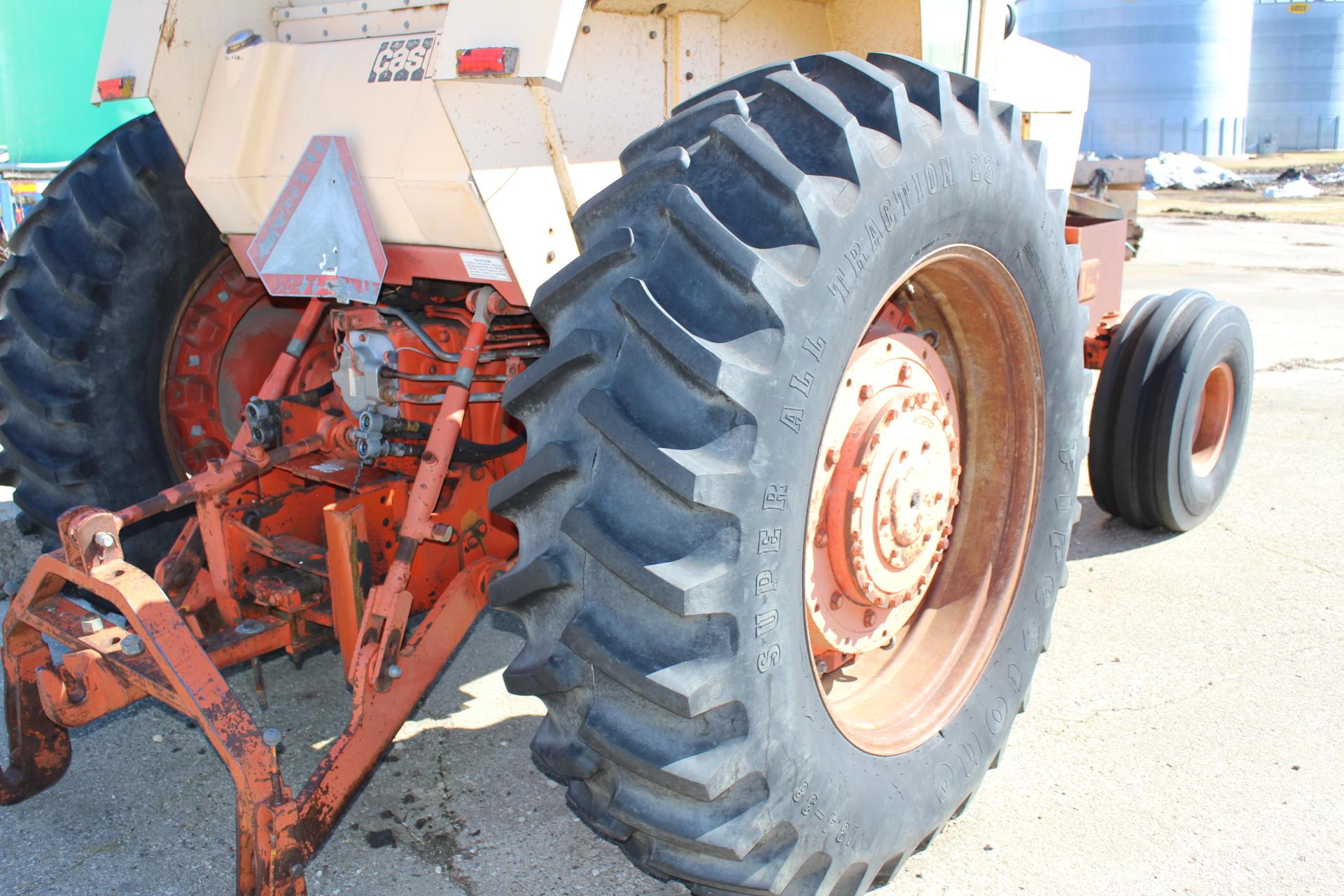 1971 CASE 1170 TRACTOR, 8 SPEED, 18.4-38 REARS,