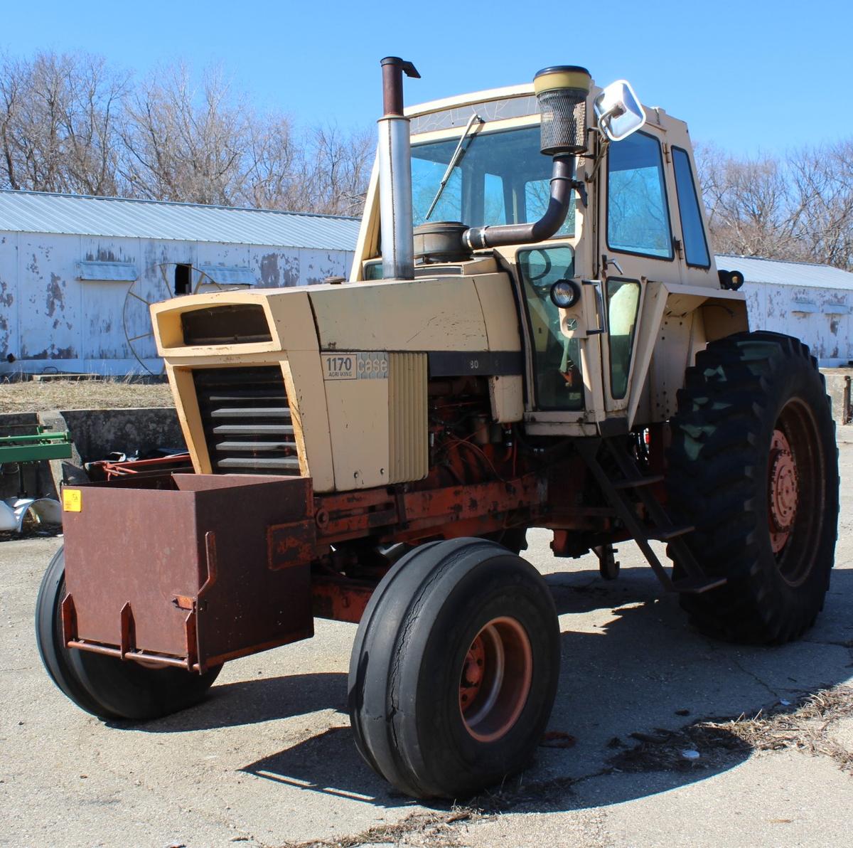 1971 CASE 1170 TRACTOR, 8 SPEED, 18.4-38 REARS,