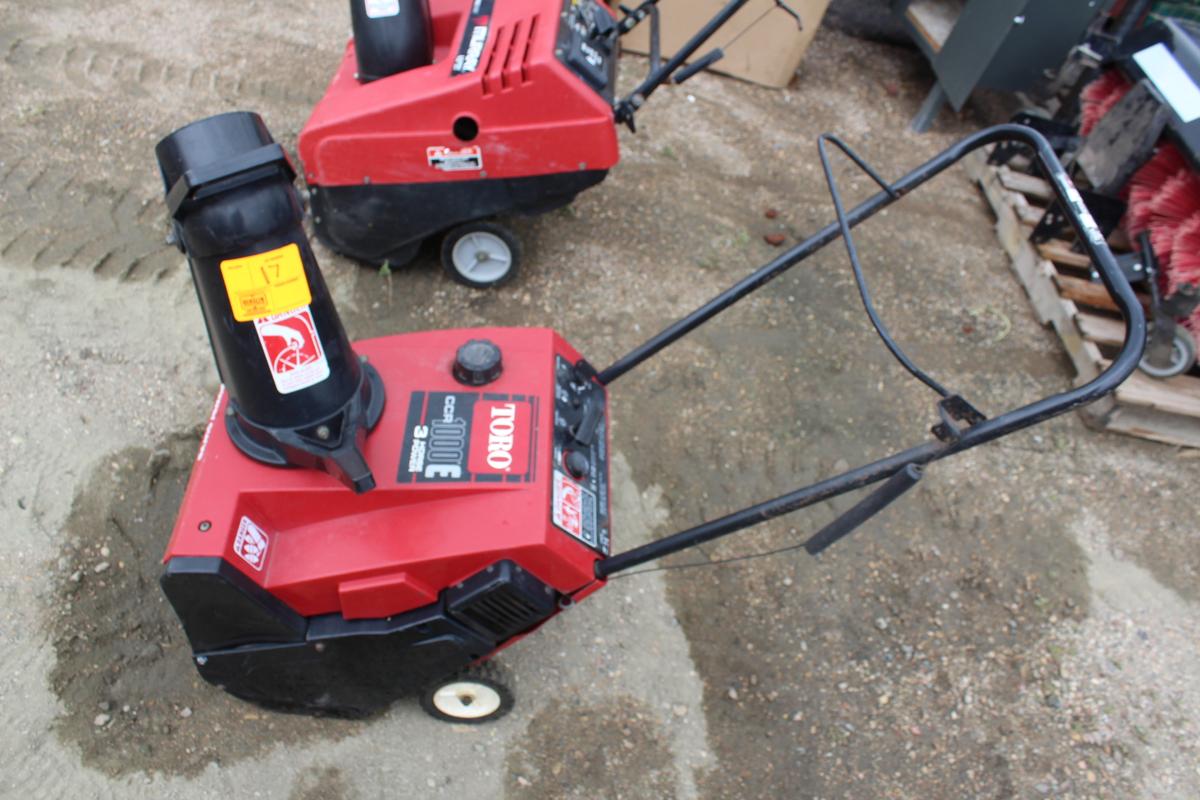 Toro Snowthrower, CCR 1000E, 3 HP