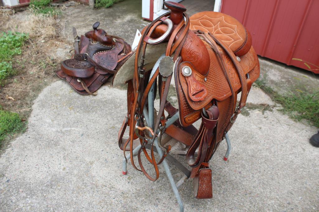 Hereford 15 1/2" All Around Saddle With Bridle