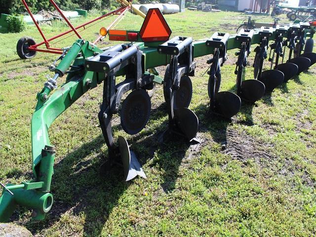 John Deere 3710 Plow, 8 Bottom Variable Width, Coulters, AR