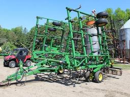 John Deere 2210LL Field Cultivator, 34.5', 200# Shanks, 2 Bar Harrow, Rolling Baskets,