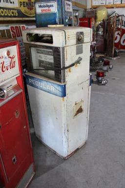 Wayne Model 505 gas pump, one insert glass broken and one missing SN: 31993