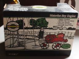 JOHN DEERE WATERLOO BOY 2 HP, 1/16 SCALE TOY IN A BOX, BOX HAS WEAR