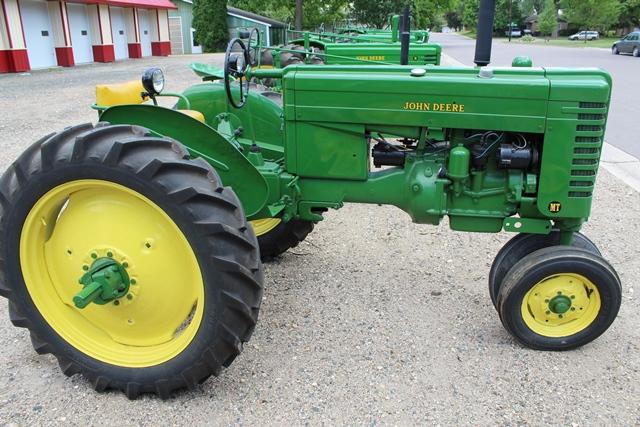 1950 John Deere MT Tractor, NF, 11.2-34 Rears on Steel, Fenders, PTO, Rocks