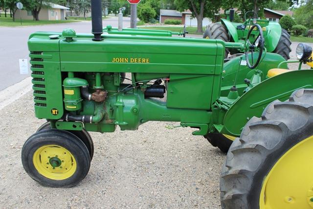 1950 John Deere MT Tractor, NF, 11.2-34 Rears on Steel, Fenders, PTO, Rocks