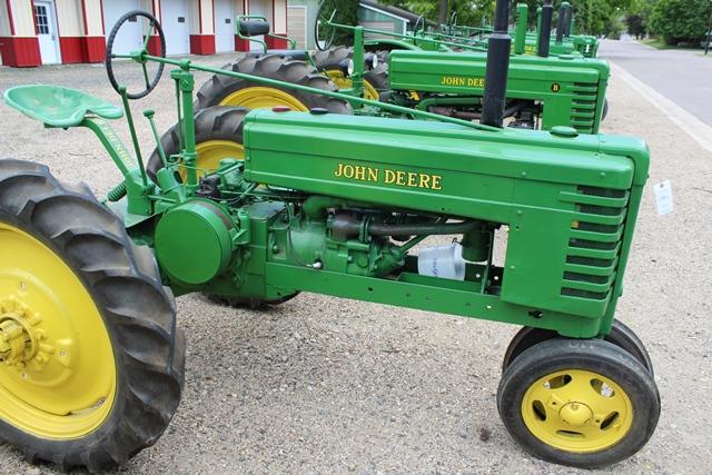 1939 John Deere H Tractor, NF, 9-32 Rears on Steel, Dual Fuel, SN- H6071