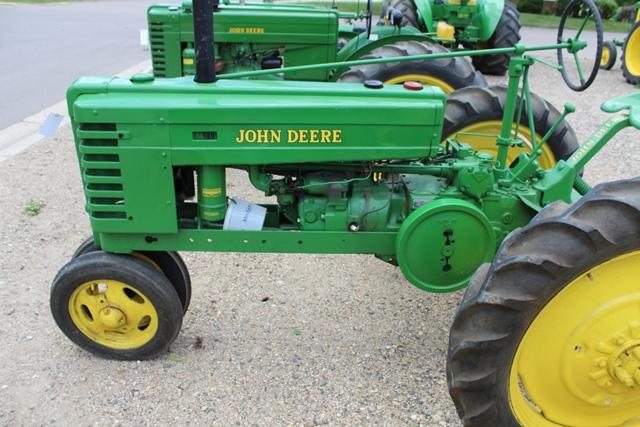 1939 John Deere H Tractor, NF, 9-32 Rears on Steel, Dual Fuel, SN- H6071