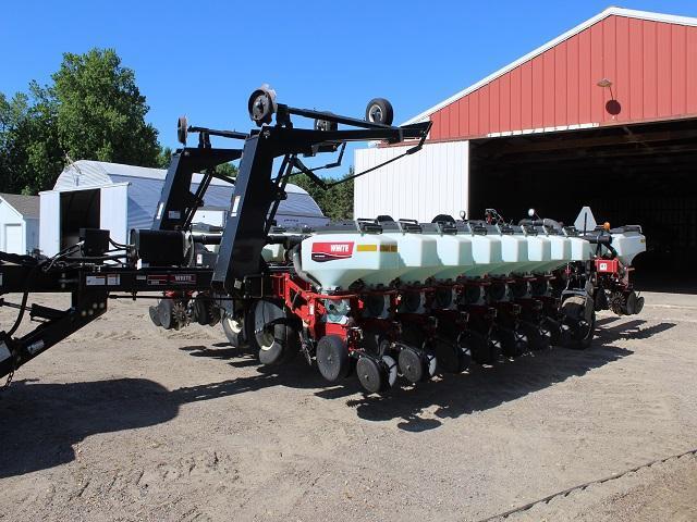 White 8500 Planter, 24R22", Front Fold, Yetter Row Cleaners