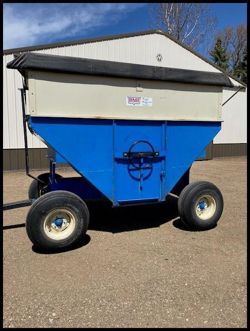 1985 DMI 280 BU Gravity Wagon, New Roll Tarp in 2014, 12.5L-15 SL Tires,