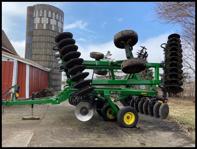 2011 John Deere 637 23'7" Rock Flex Disk, 24" x .256 Solid Sphere Front & Rear, Walking Tandems,