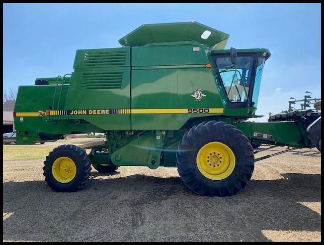 1997 John Deere 9500 Combine with Green Star Y&M, Display & 10 Series Updates, 1911/3027 Actual Hrs!