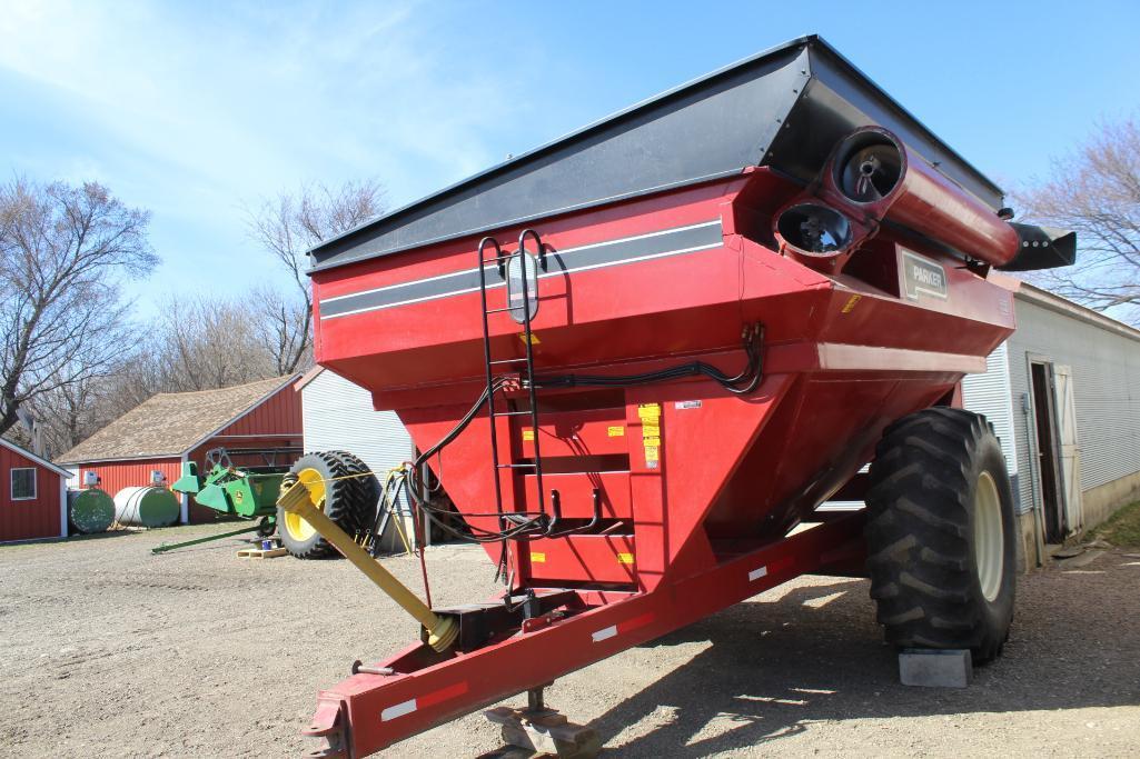 Parker 685 Grain Cart, Corner Auger, 13/8" 1000 PTO, Lights, 24.5x32 12 Ply Singles, 21" Rim,