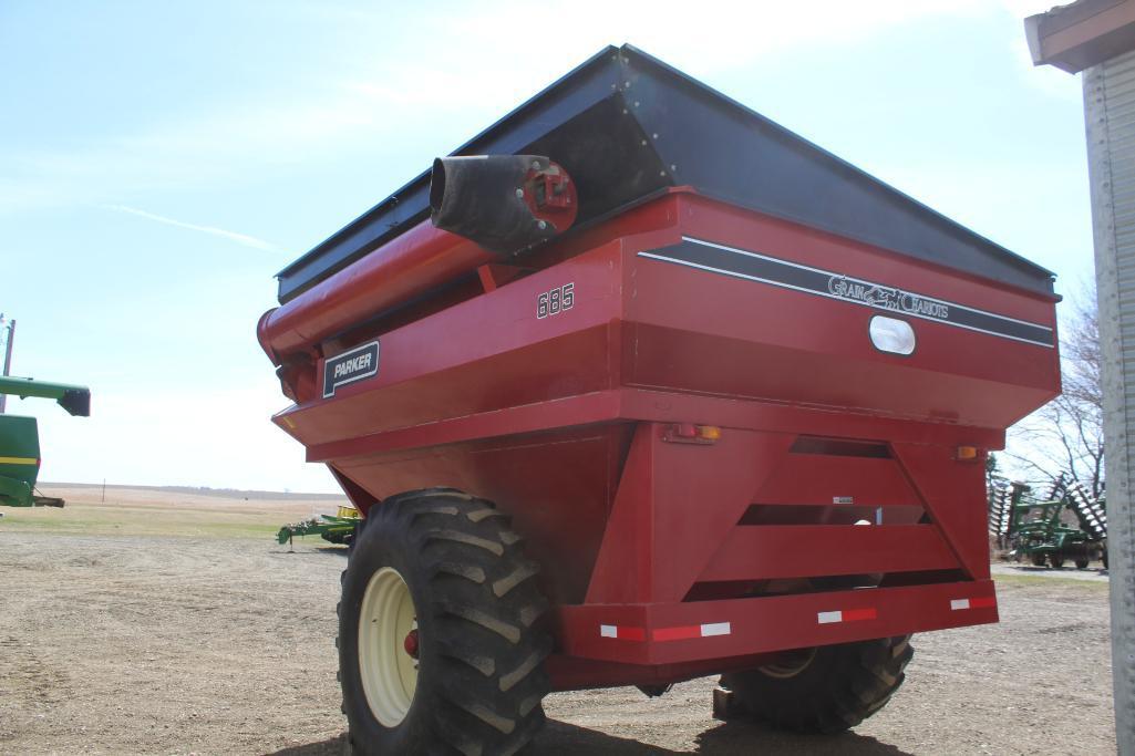 Parker 685 Grain Cart, Corner Auger, 13/8" 1000 PTO, Lights, 24.5x32 12 Ply Singles, 21" Rim,