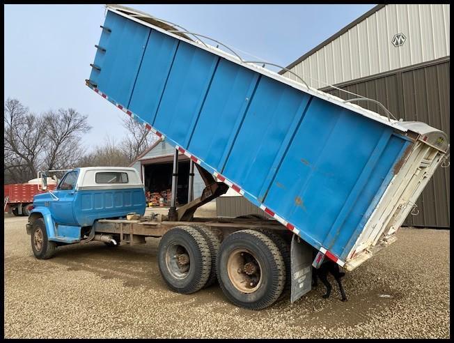 1975 Chevy C-65 Tandem Axle Twin Screw Truck, 5&4 Spd, 427 Gas Eng., Roll Tarp, 20' Steel Box /Hoist