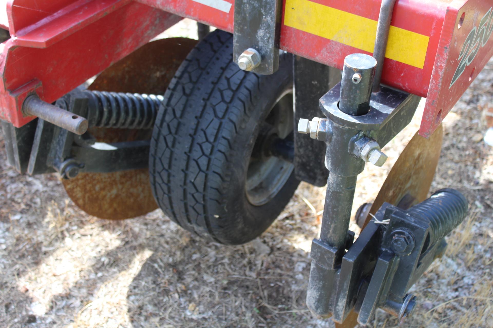 CaseIH 2500 Subsoiler, Mounted, 4 Shank, 30” Spacing, 7” Points,