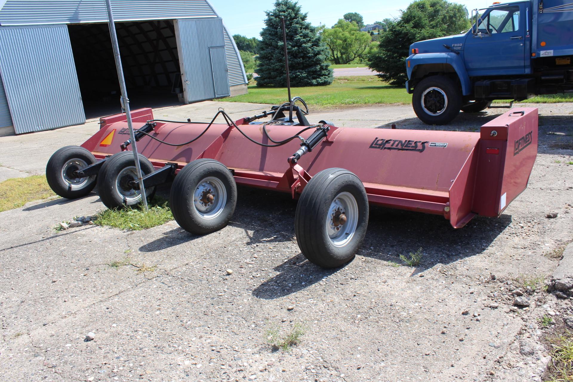 Loftness Stalk Chopper, 20’, PT, (4) Wheels, 1-3/8” 1000 PTO, Hyd Cyls,