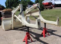 IH 2000 Hyd Loader, 7’ Bucket, off of 560