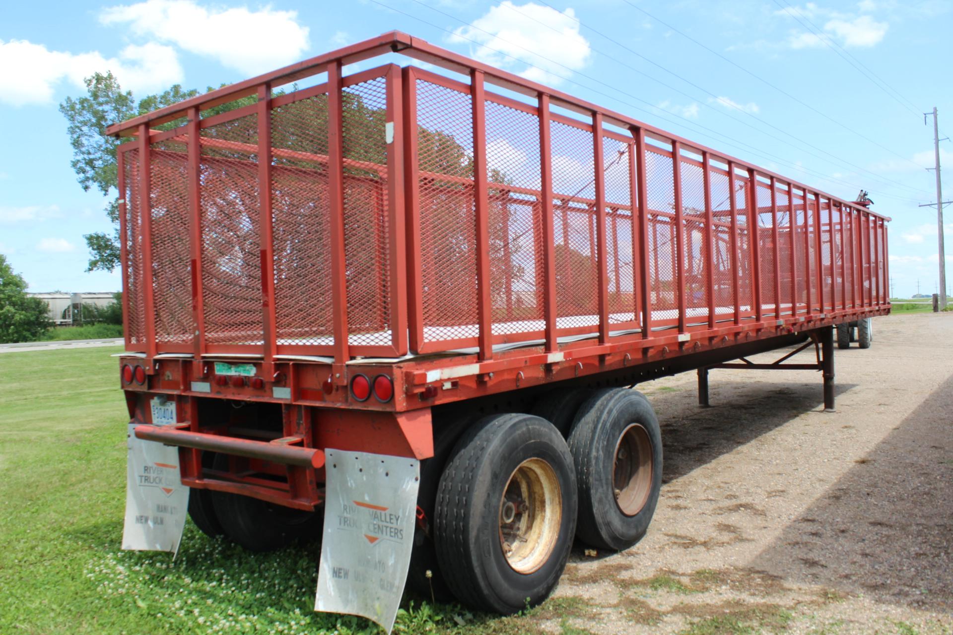 1979 Trail Mobile Side Dump Sugar Beet Trailer, 39’, Air Latch, Spring Ride