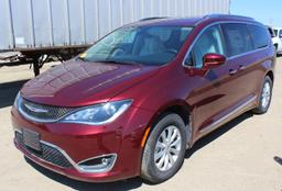 2019 Chrysler Pacifica Touring L, Package 27L, Velvet Red, Black/Alloy Int,