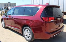 2019 Chrysler Pacifica Touring L, Package 27L, Velvet Red, Black/Alloy Int,