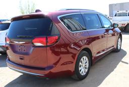 2019 Chrysler Pacifica Touring L, Package 27L, Velvet Red, Black/Alloy Int,