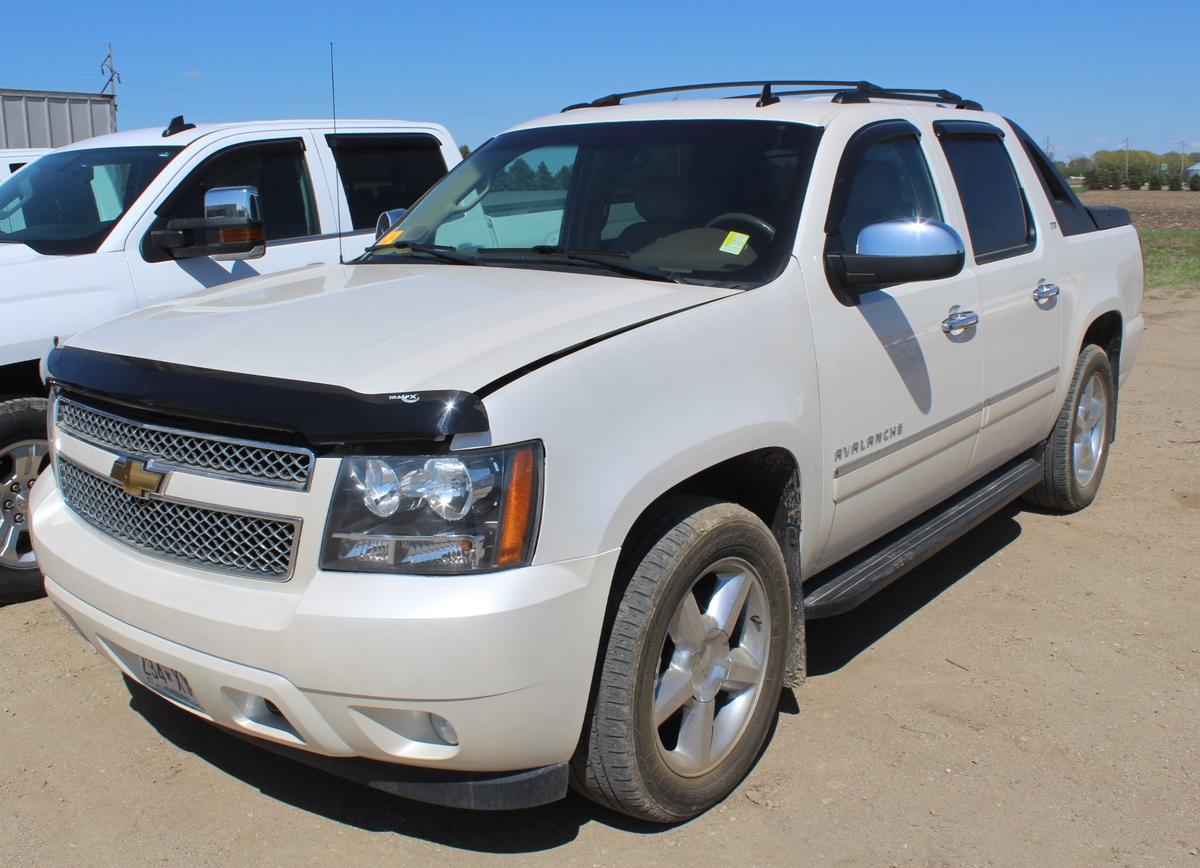 2011 Chevrolet Avalanche 1500 LTZ, 5.3L Flexfuel, Auto 4x4, Auto Trans, 4 Door,