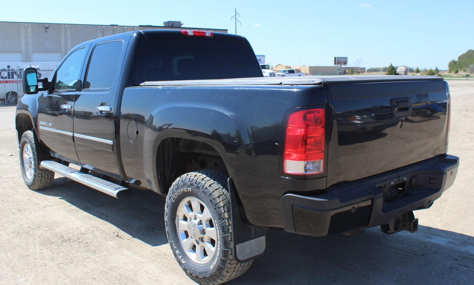 2011 GMC Denali HD 2500 Duramax 6.6L HD Diesel, H&S Performance, Dual Zone Auto Climate,