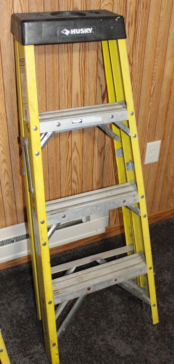 Husky 4’ Fiberglass Folding Stepladder