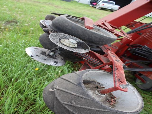 CaseIH 12R30” 900 Cyclo Planter, Semi Mounted, Lift Assist, Disk Style Row