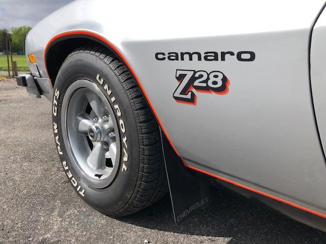 **1977 CHEVROLET Z28 CAMARO, 350 ENGINE, 4 SPD