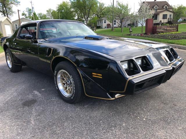 **1979 PONTIAC TRANS AM, BLACK COLOR, GOLD PIN