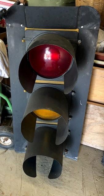 (1) STOP LIGHT, EAGLE SIGNALS CO. THIS WAS AN ACTUAL WORKING STOPLIGHT.