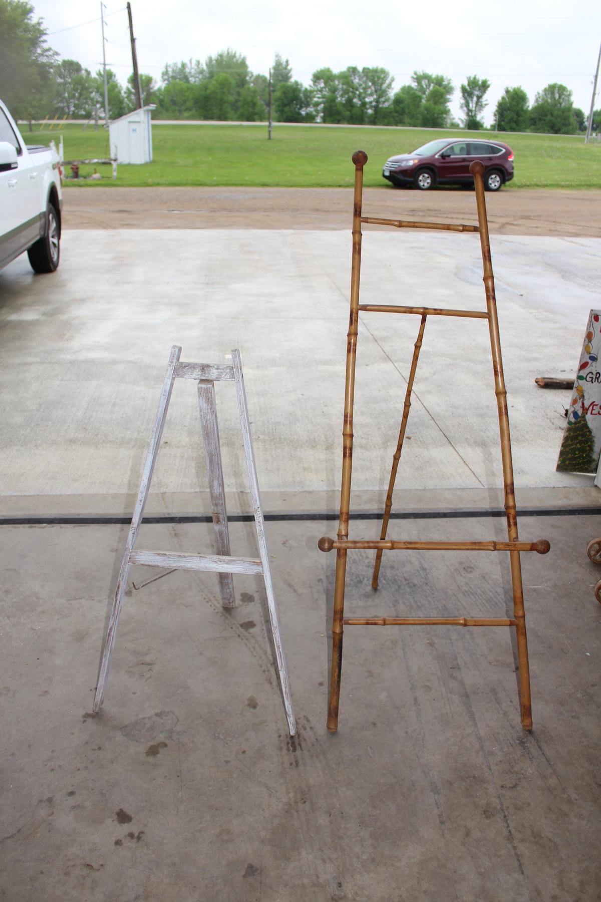 (2) Artwork easels