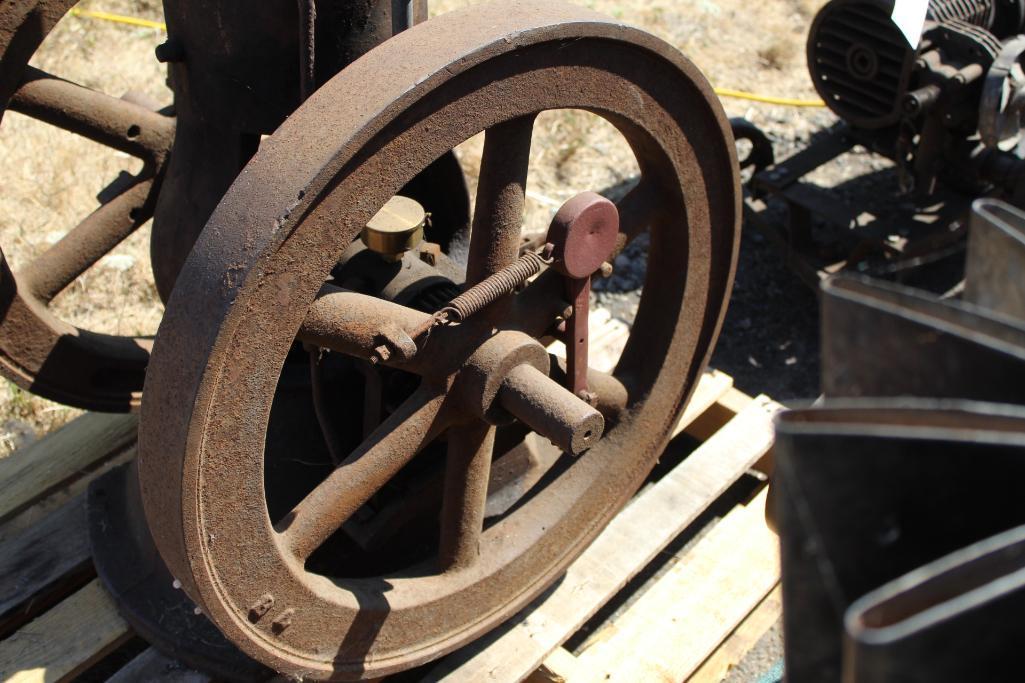 Believed to be Bates & Edmonds? Early Vertical Gas Engine Approx 3-4HP