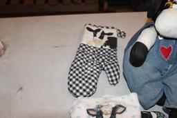 (2) Stuffed cows and cow hand towels