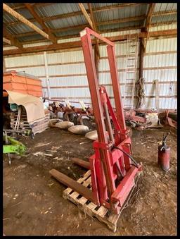 Westendorf 3Pt Hyd Forklift, 42" Fixed Forks