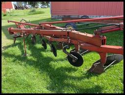 IH 700 Semi Int Plow, 4-16", Toggle Trip, (4) Shear Bolt Coulters, Fast Hitch or 2 Pt