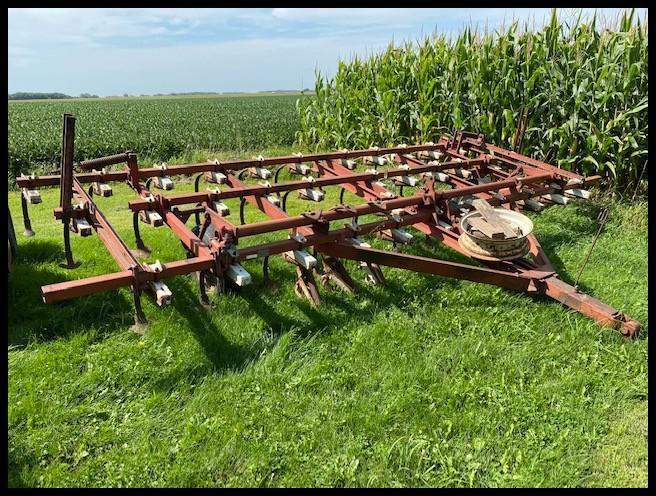 IH 45 Vibrashank Field Cult, 18', Wings, no cyl, (3) extra shanks