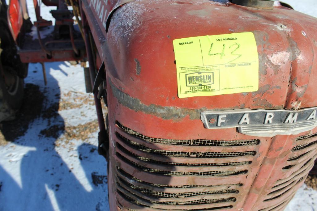 FARMALL B, NF, CULTIVISON, FENDERS, REAR WEIGHTS, 11.2R24 REAR, PTO, 12 VOLT, HOOD DAMAGE,