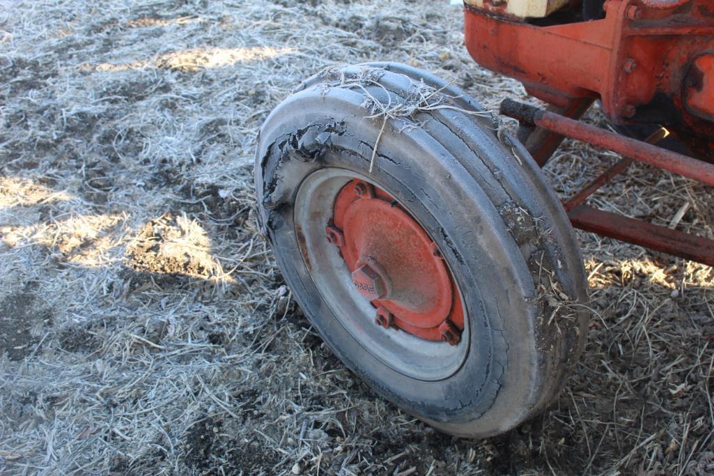 CASE LA LP TRACTOR, WF, LIGHTS, FENDERS, 15-30'S, GOOD TIN, S/N# 5323137, NOT RUNNING, TURNS OVER