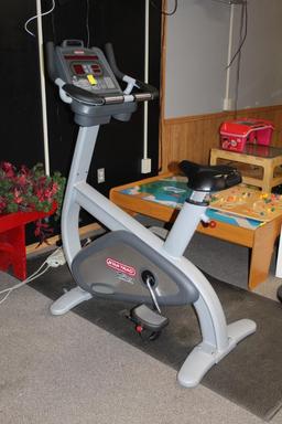 Star Trac Pro Upright Bike