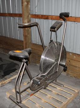 SCHWINN AIRDYNE EXERCISE BIKE