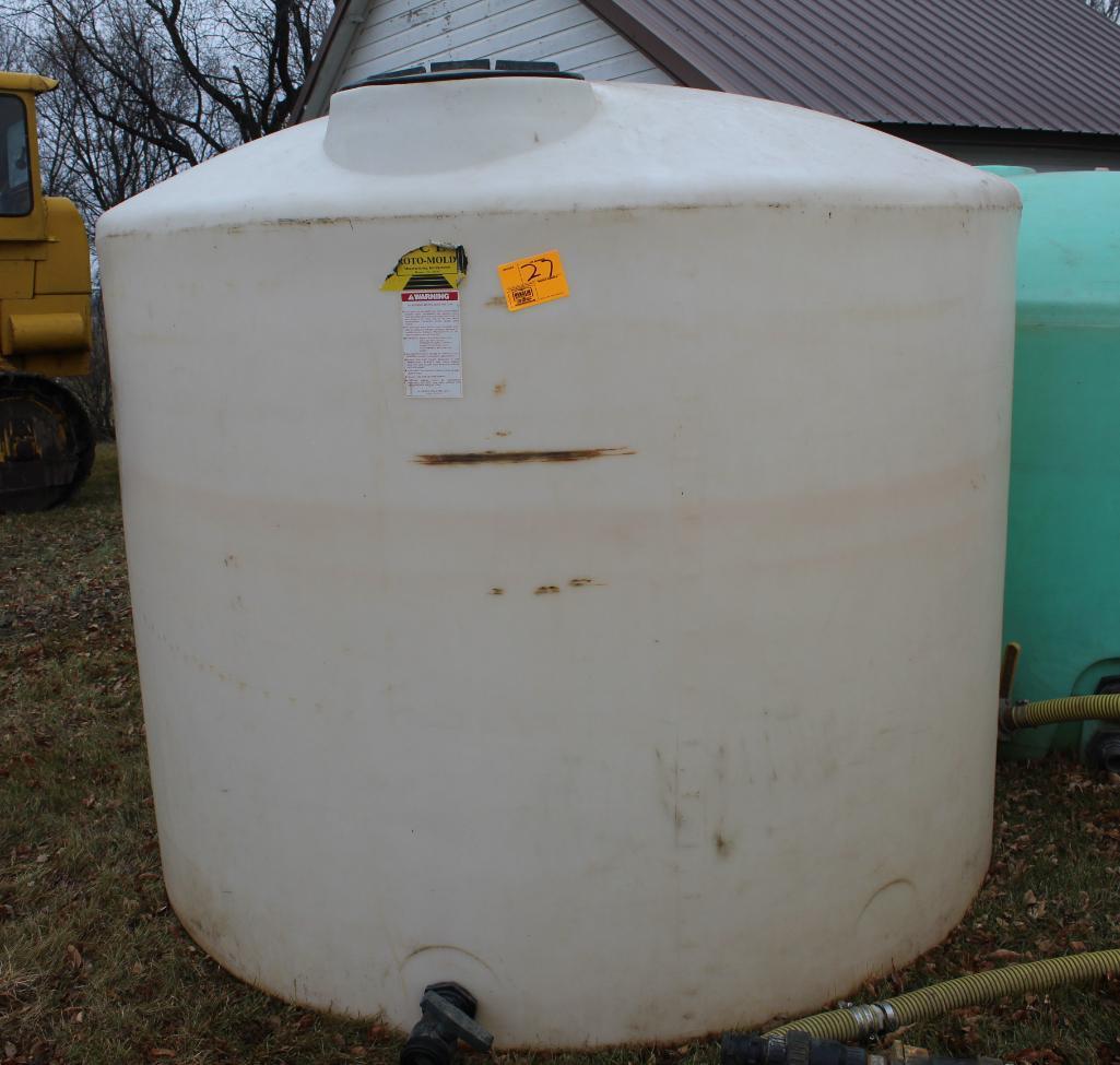 APPROX 1500 GALLON POLY TANK, WHITE